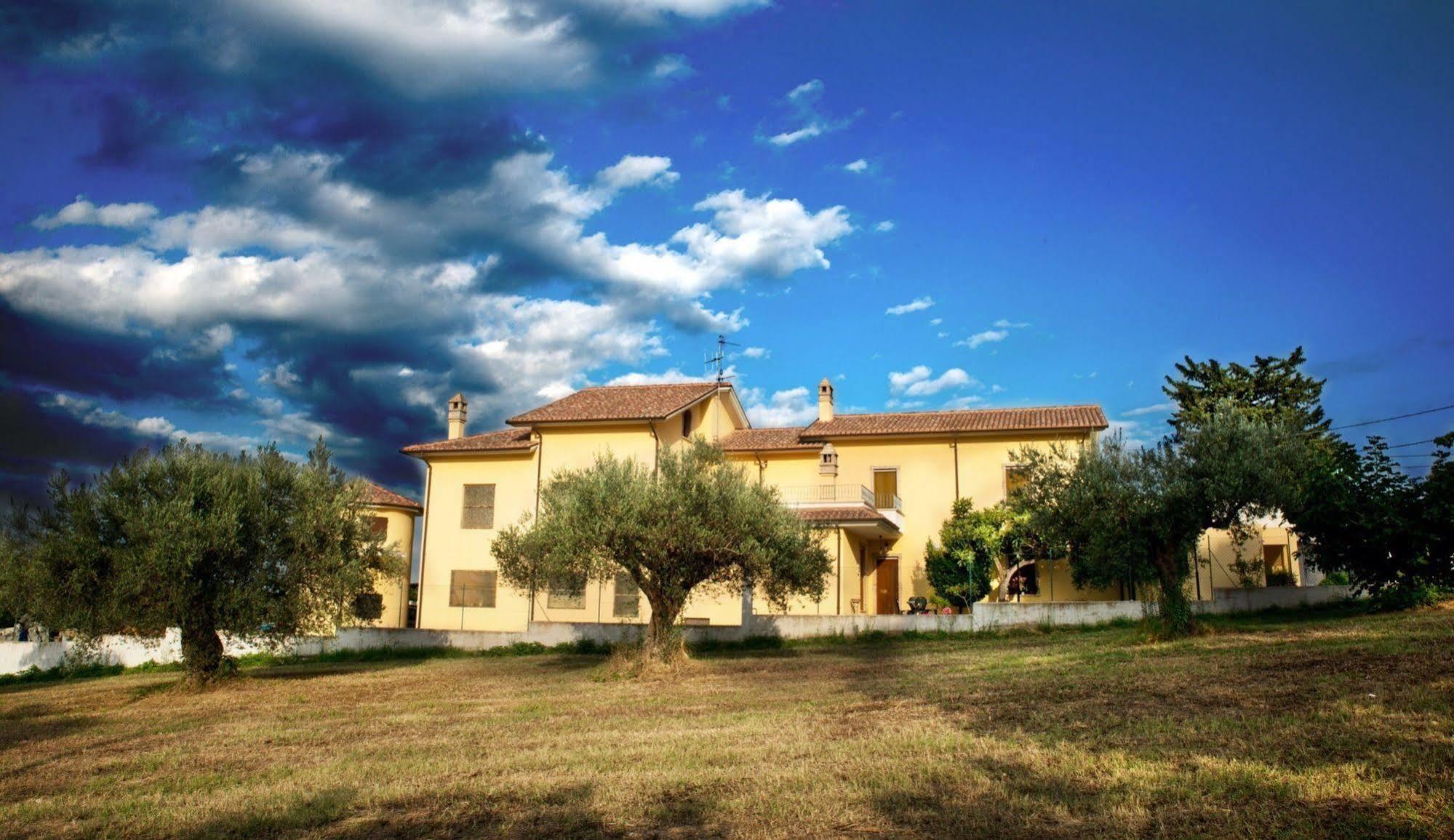 Agriturismo Il Casolare Di Nonno Mario Manoppello Екстериор снимка
